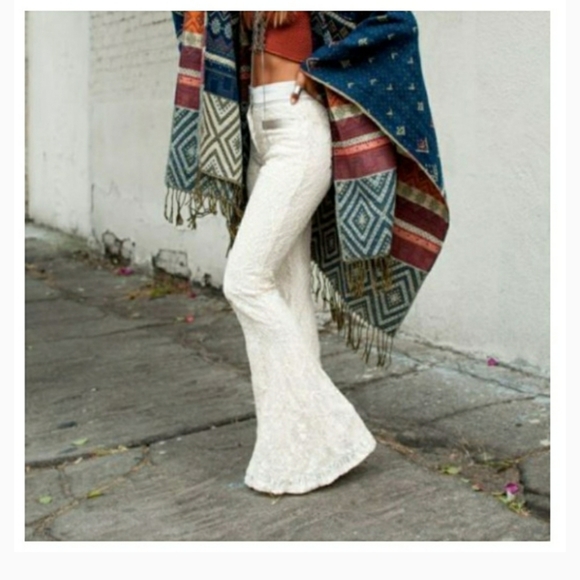 💥White Denim Bell Bottom Flare Jeans - Picture 2 of 8